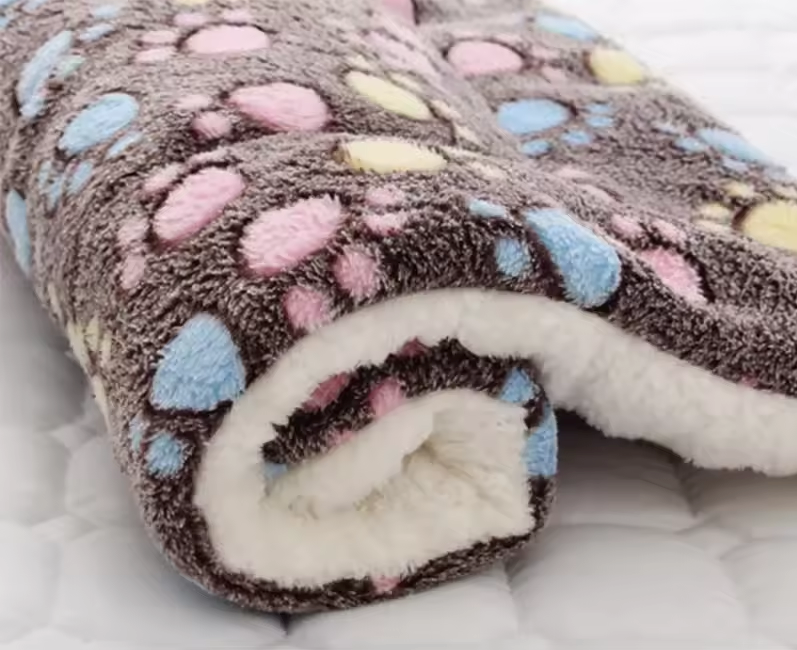 Pet Blanket Fleece Soft Washable XS–XXL Dog Cat Mat Bed Sofa Protector Light Grey Grey Blue Brown Navy Pink Rose Gold | Koossa