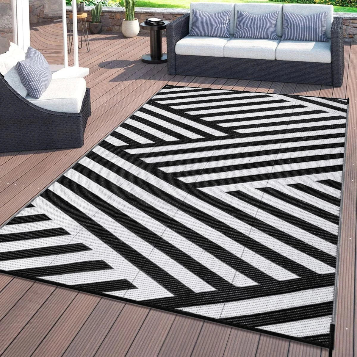 Reversible Waterproof Outdoor Rug | Woven Polypropylene Patio Mat for Deck, Garden, Camping & Picnics | Leaf Pattern Design | Lonoma