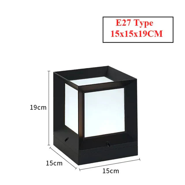Borne lumineuse extérieure LED 12 W noire moderne pour allée portail jardin éclairage fonctionnel contemporain | Koossa