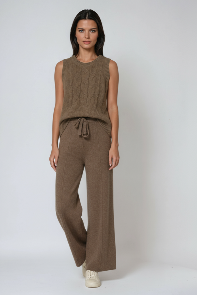 Drawstring Knit Trousers in Soft Stretch Fabric for Relaxed Weekends | Koossa