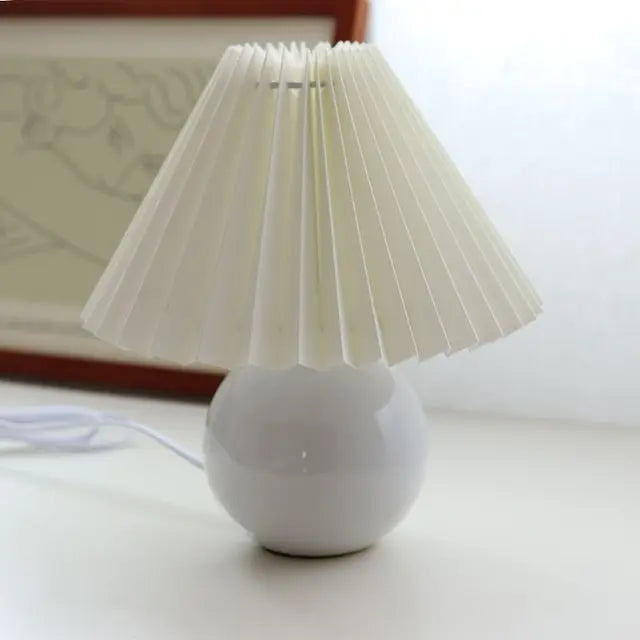 Lampe de chevet céramique abat-jour plissé E27 27 cm salon lumière tamisée ambiance rétro élégante design | Koossa