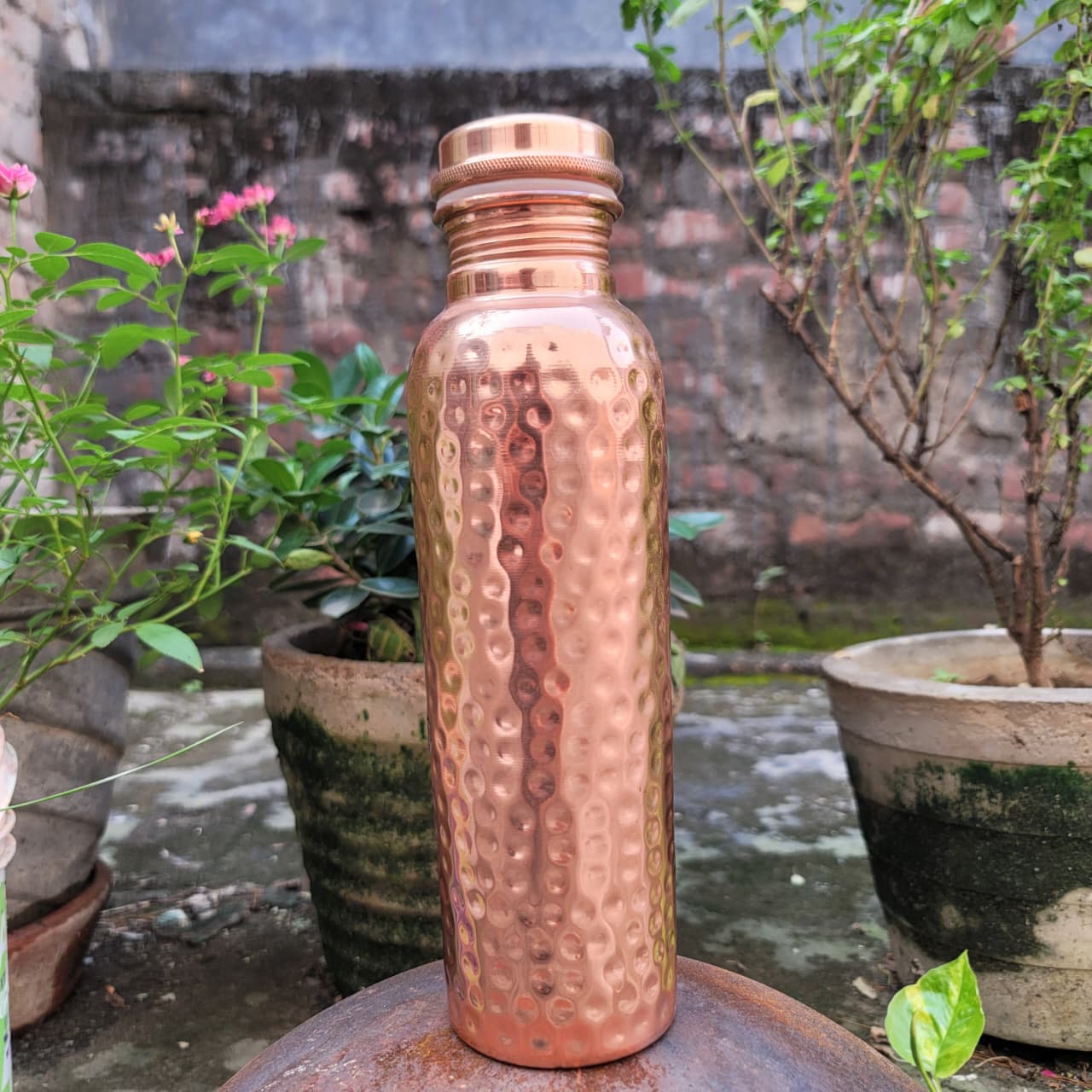 Bouteille en Cuivre Martelé 800 ml Étanche Ayurveda Yoga Bureau Boisson Durable Réutilisable Design Artisanal | Koossa