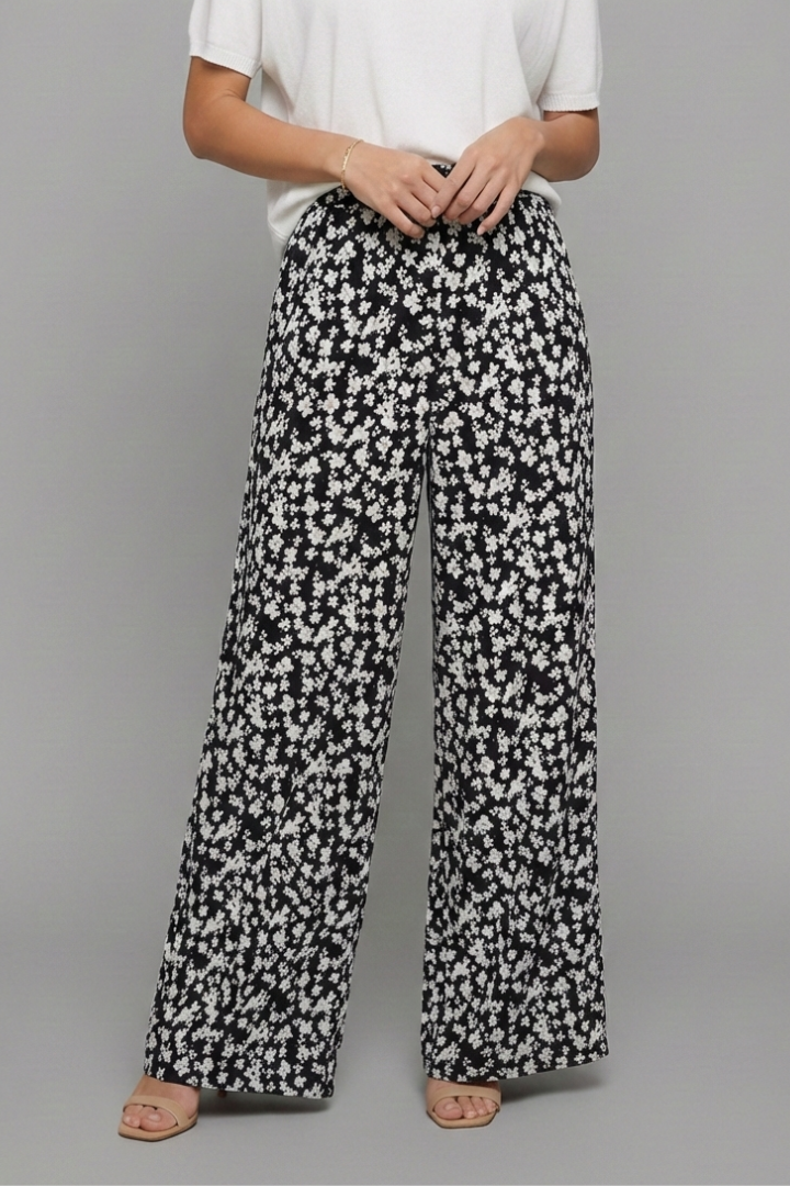 Wide-Leg Palazzo Trousers in Floral Print – Flowing Silhouette for Relaxed Summer Elegance | Koossa