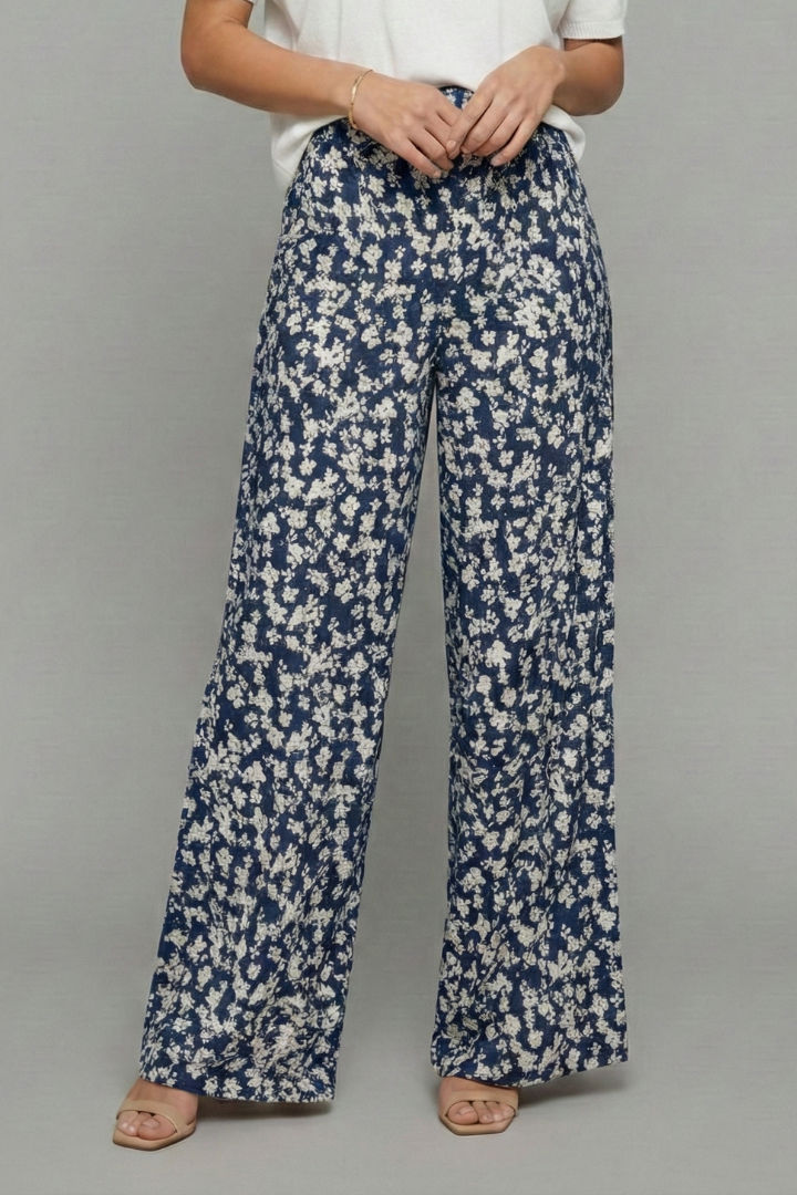 Wide-Leg Palazzo Trousers in Floral Print – Flowing Silhouette for Relaxed Summer Elegance | Koossa