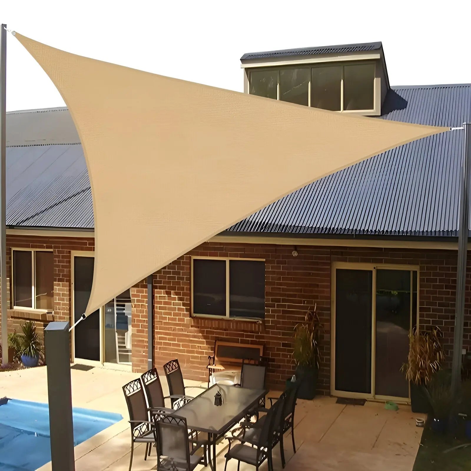 Voile d'ombrage triangulaire imperméable haute résistance – Protection UV optimale pour terrasse, jardin et piscine | Koossa