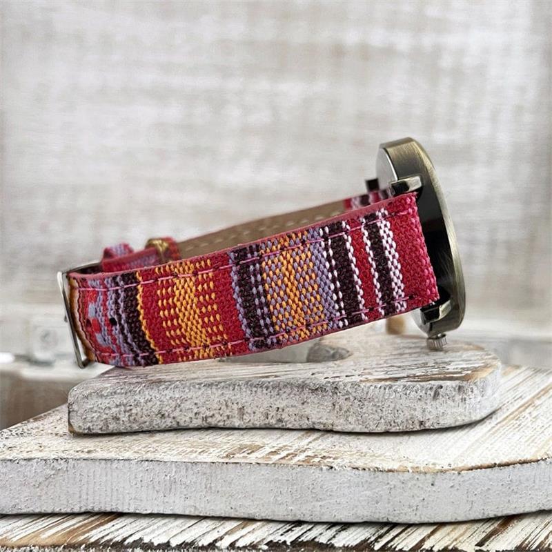 Montre Féminine à Bracelet Tressé et Cadran Bronze Vintage — Accessoire Rétro Élégant pour Poignet Délicat | Koossa