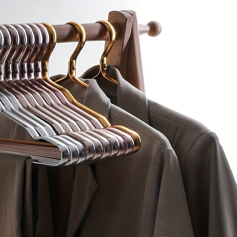 Cintres métalliques dorés antidérapants pour vêtements délicats costumes et chemises lot de 6 pièces premium | Koossa