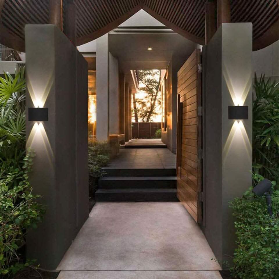 Applique murale LED étanche aluminium effet double faisceau pour extérieur moderne jardin terrasse et façade | Koossa