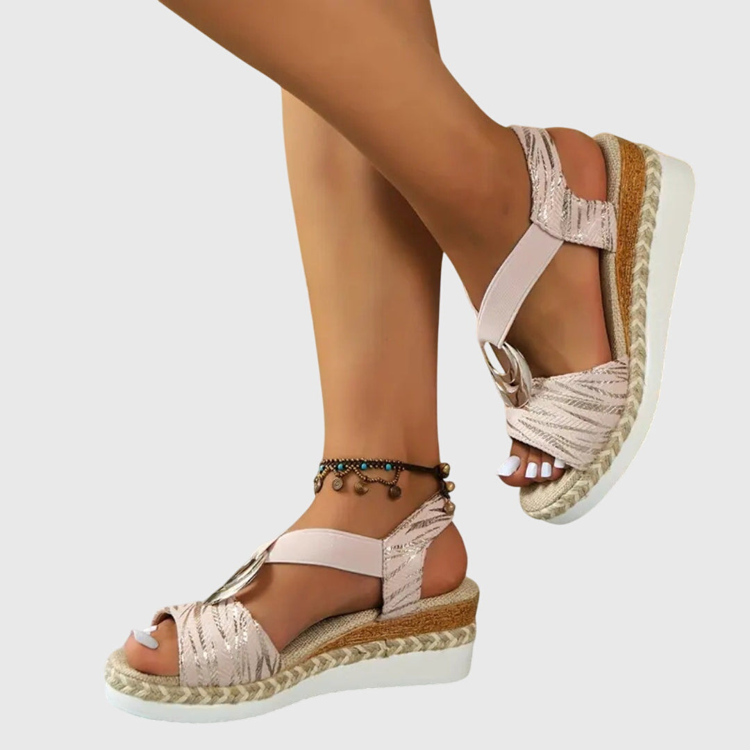 Women's Cushioned Buckle Strap Sandals in Textured Layered Design for Everyday Summer Comfort and Relaxed Warm-Weather Styling | Koossa