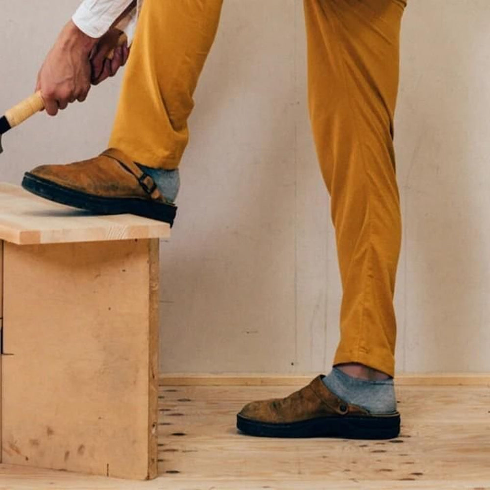 Men's Adjustable Leather Clogs — Everyday Comfort Shoes with Cushioned Footbed & Timeless Design | Koossa