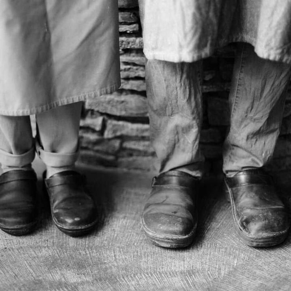 Men's Adjustable Leather Clogs — Everyday Comfort Shoes with Cushioned Footbed & Timeless Design | Koossa