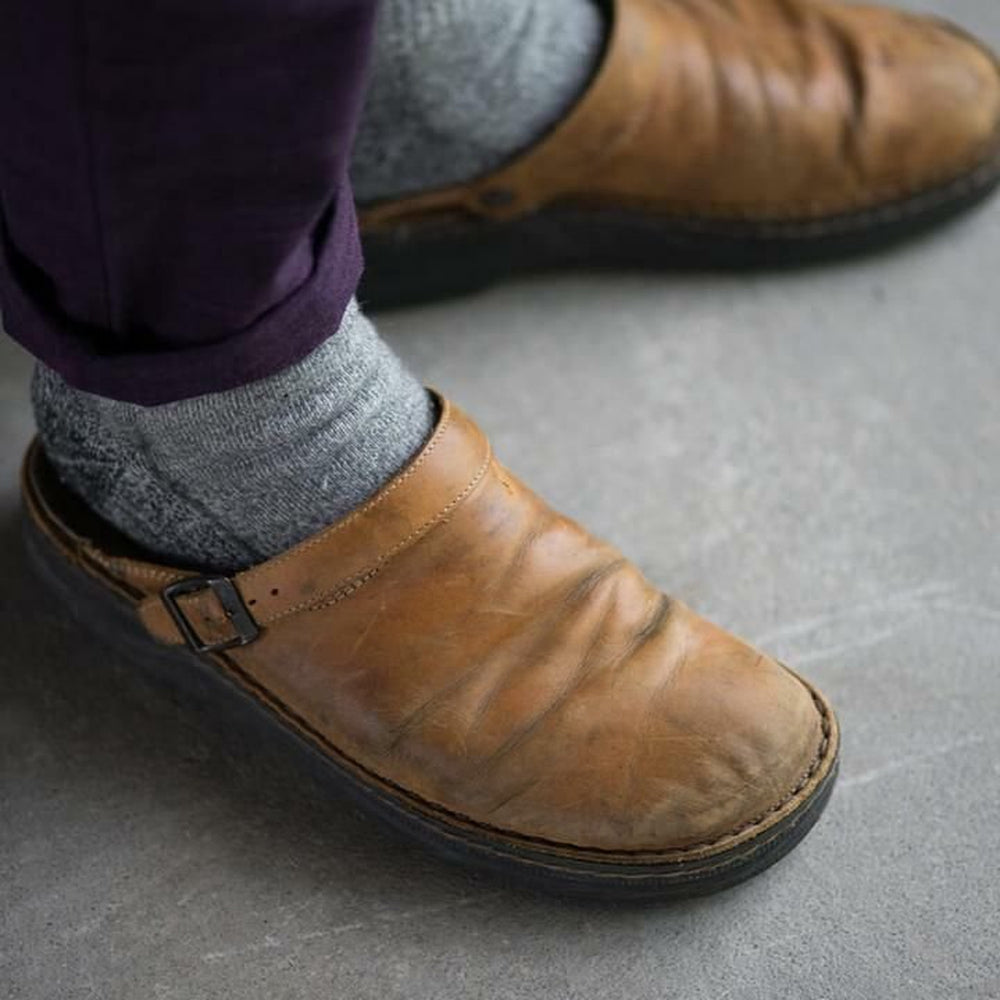 Men's Adjustable Leather Clogs — Everyday Comfort Shoes with Cushioned Footbed & Timeless Design | Koossa