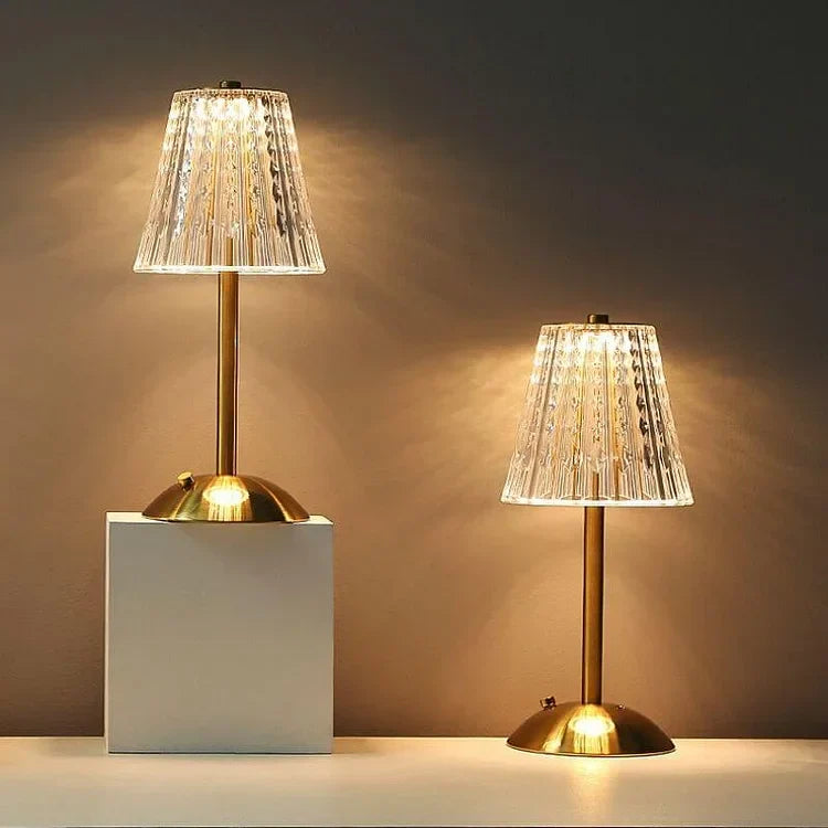 Lampe à poser tactile LED à variateur doré et cristal acrylique pour chambre et salon ambiance chaleureuse | Koossa