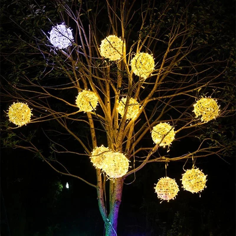 Sphère lumineuse LED étanche 20 cm IP65 blanc chaud pour jardin et terrasse éclairage décoratif extérieur | Koossa