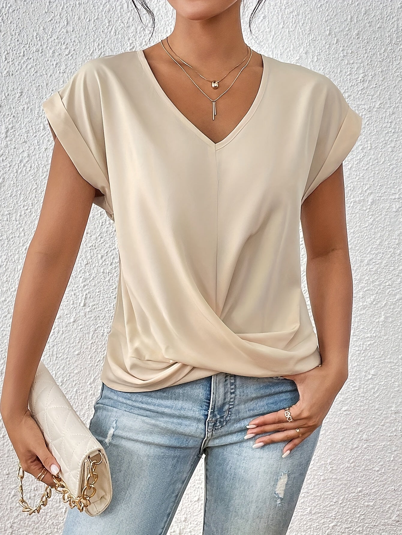 Women's V-Neck Relaxed-Fit T-Shirt in Soft Breathable Cotton for Casual Days | Koossa