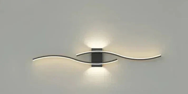 Curved LED Wall Sconce with Flowing Design – Warm White Light for Bedroom, Living Room, Hallway – Modern Metal Fixture | Lonoma