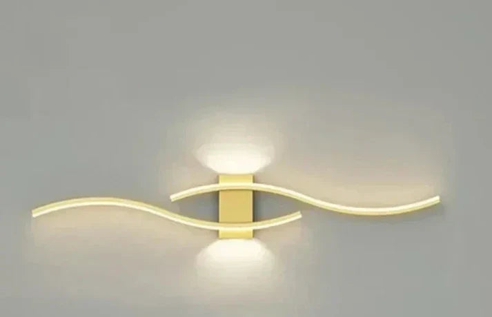 Curved LED Wall Sconce with Flowing Design – Warm White Light for Bedroom, Living Room, Hallway – Modern Metal Fixture | Lonoma