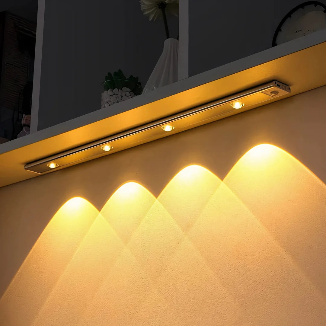 Réglette LED Sans Fil avec Détecteur de Mouvement Rechargeable USB-C Fixation Magnétique Placard Cuisine | Koossa