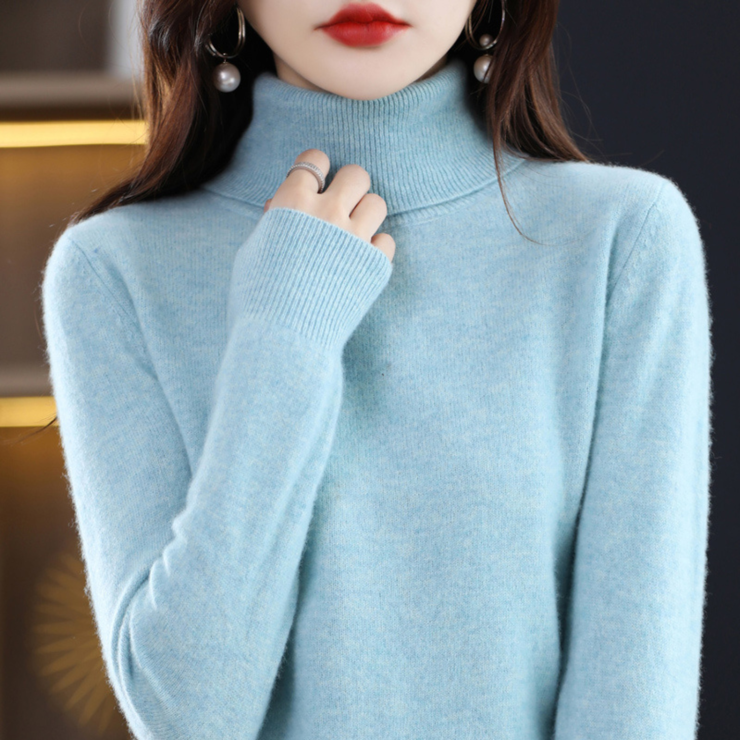 Women's Luxurious Rollneck Jumper — Classic Turtleneck Pullover for Autumn & Winter | Koossa