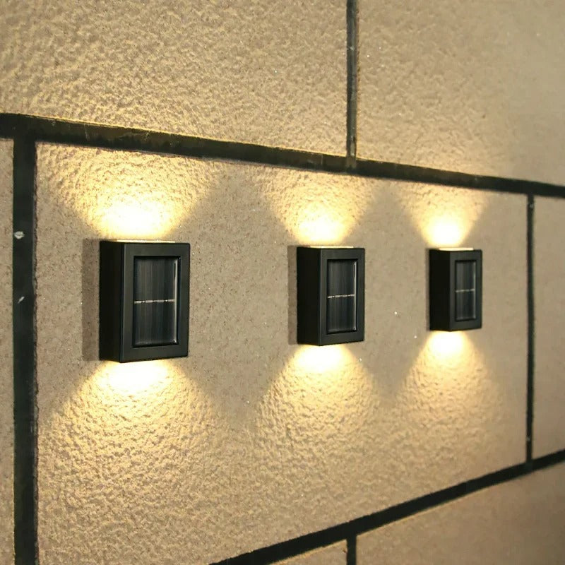 Applique solaire LED extérieure design minimaliste blanc chaud éclairage jardin terrasse balcon automatique durable | Koossa