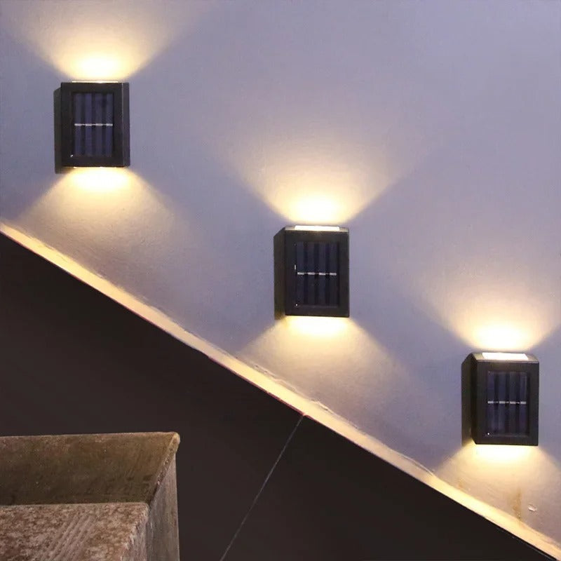 Applique solaire LED extérieure design minimaliste blanc chaud éclairage jardin terrasse balcon automatique durable | Koossa