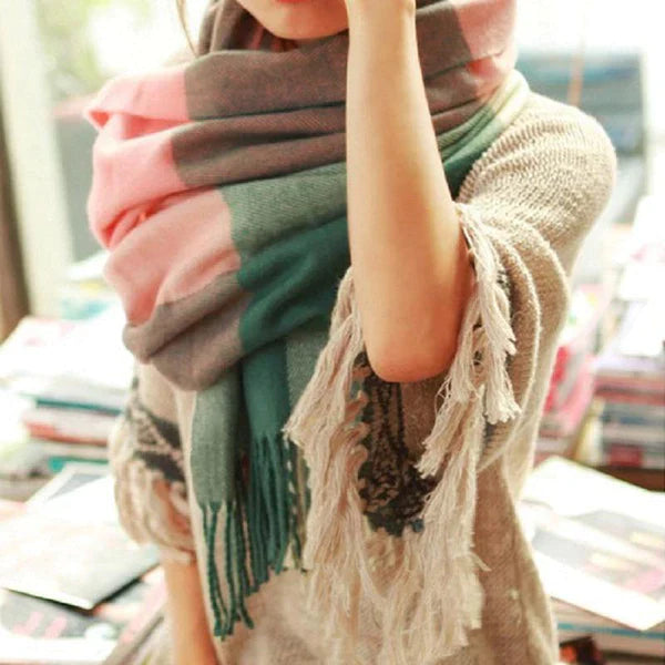 Women's Diamond Pattern Scarf — Elegant Autumn Winter Wrap for Chilly Days & Sophisticated Style | Koossa