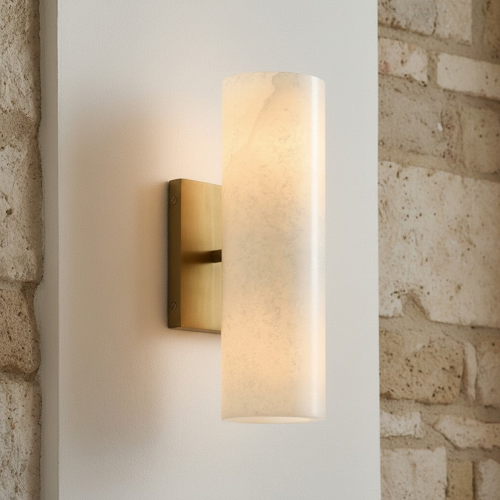 Applique murale cylindrique en albâtre naturel ou verre cannelé finition bronze nickel laiton design intemporel | Koossa