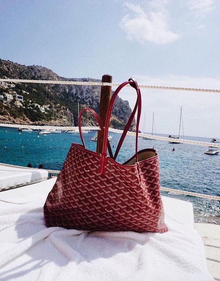 Women's Spacious Tote Bag with Interior Compartment — Classic Everyday Handbag for Work & Weekend | Koossa