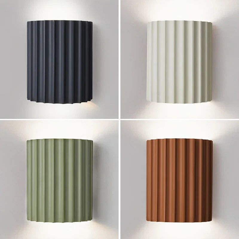 Applique murale LED minimaliste double flux lumineux haut bas résine texturée blanc gris vert orange moderne | Koossa