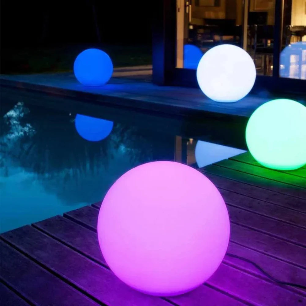 Sphère lumineuse LED rechargeable étanche multicolore ambiance pour jardin terrasse et intérieur moderne | Koossa